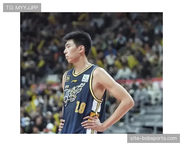 徐昕暂列最具进步球员榜首 广州内线防守贡献显著 徐昕暂列最具进步球员榜首 广州内线防守贡献显著